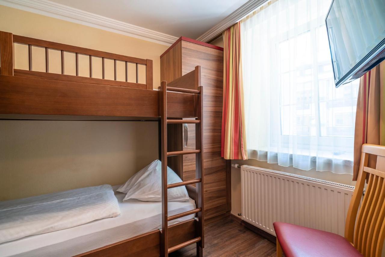 Hotel Alte Post Feld am See Exterior foto