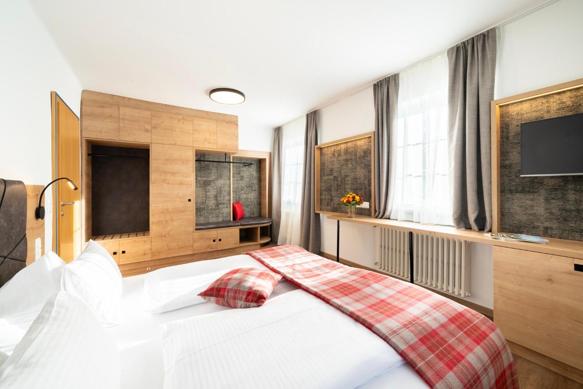 Hotel Alte Post Feld am See Exterior foto