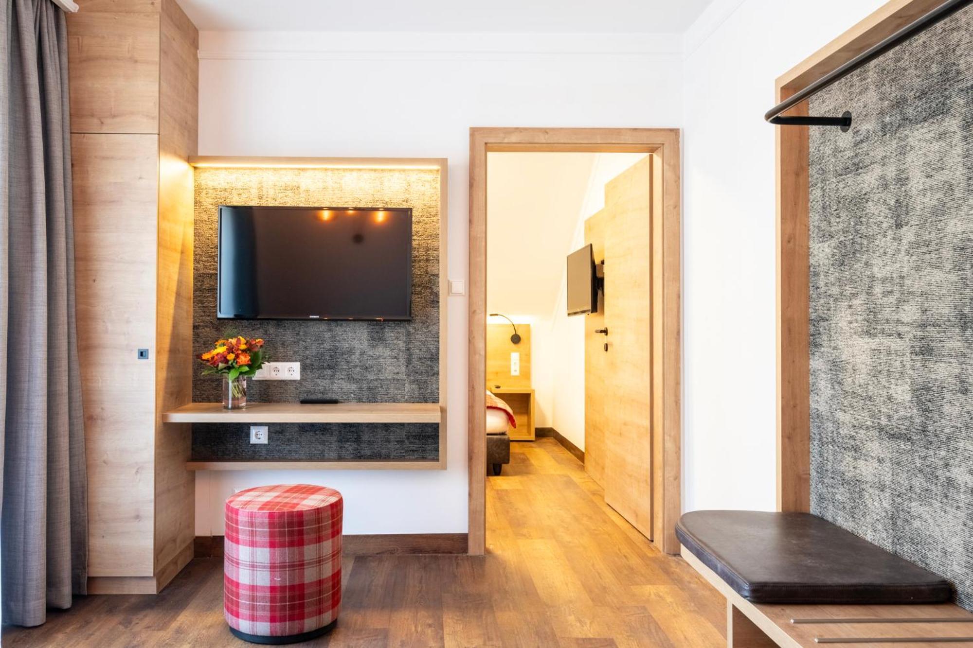 Hotel Alte Post Feld am See Exterior foto