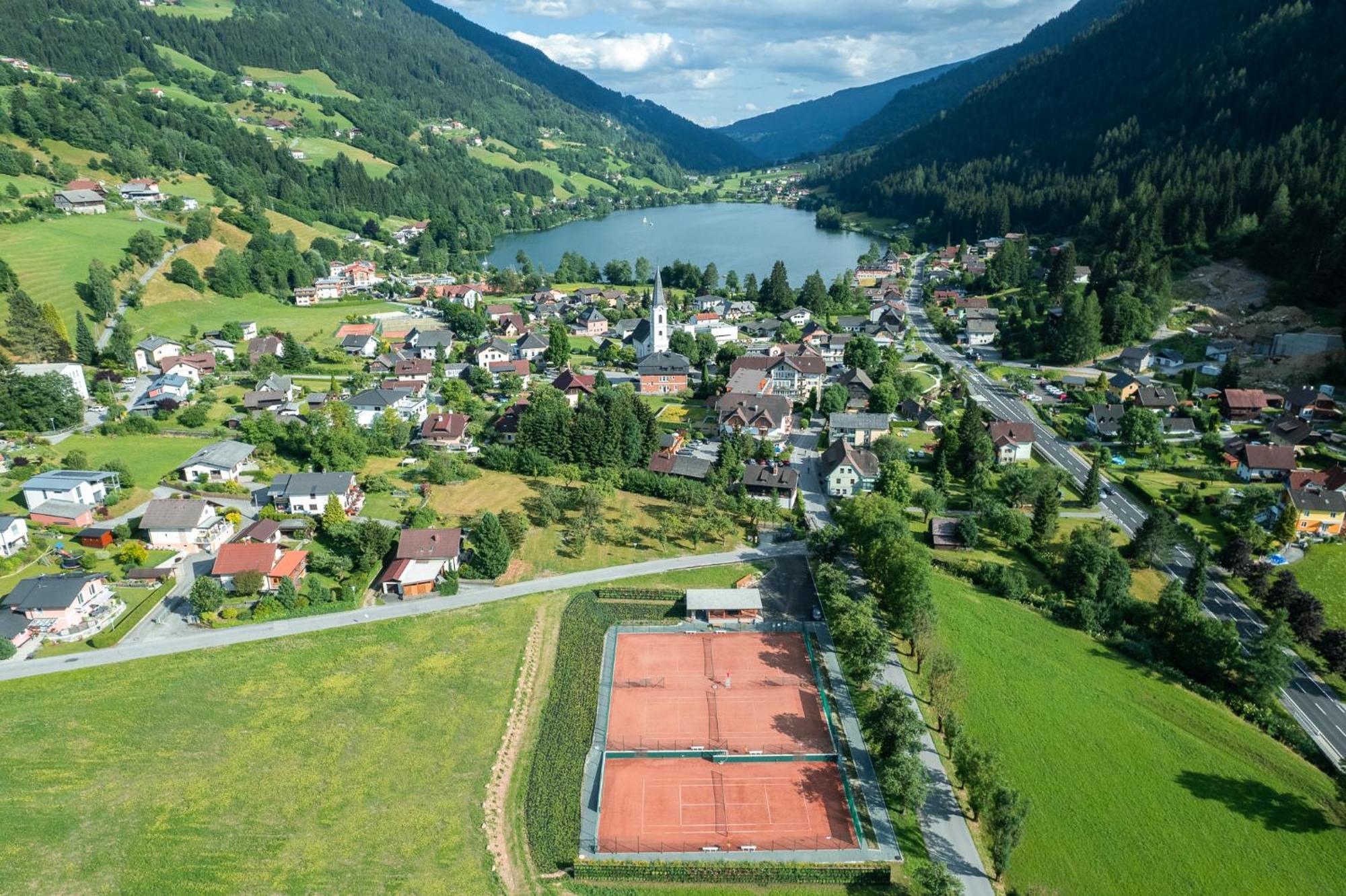 Hotel Alte Post Feld am See Exterior foto